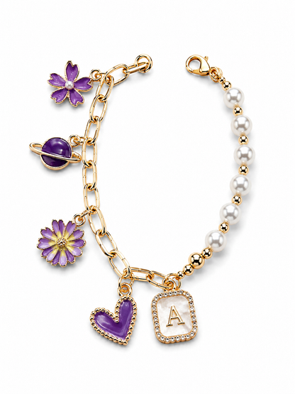 Pulseras charms de colores e inicial