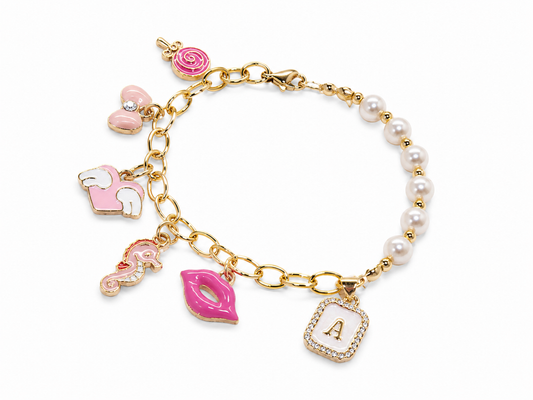 Pulseras charms de colores e inicial